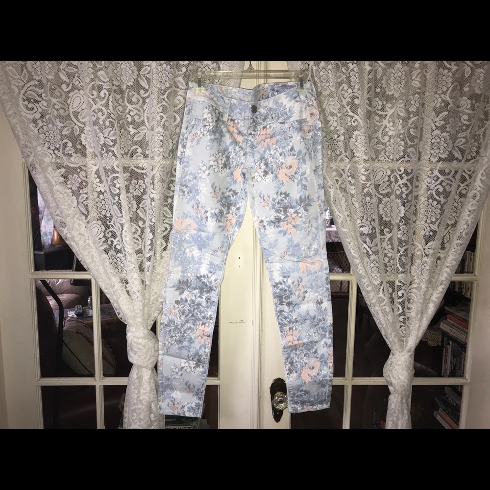 American Eagle Floral Stretch Skinny Jeans (0)